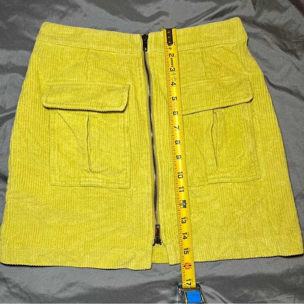 Moon River sz Small Lime Green Corduroy Mini Skirt w/ full front zipper & pocket - Picture 6 of 12